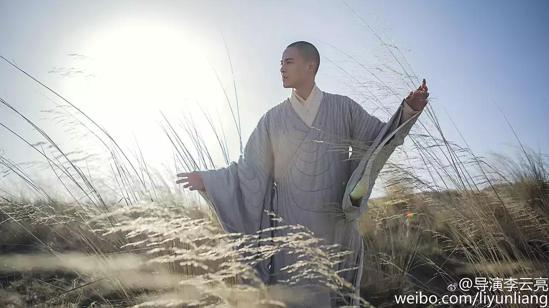 出道两年，他就挑战林峰经典角色，新戏被赞“禁欲系男神”