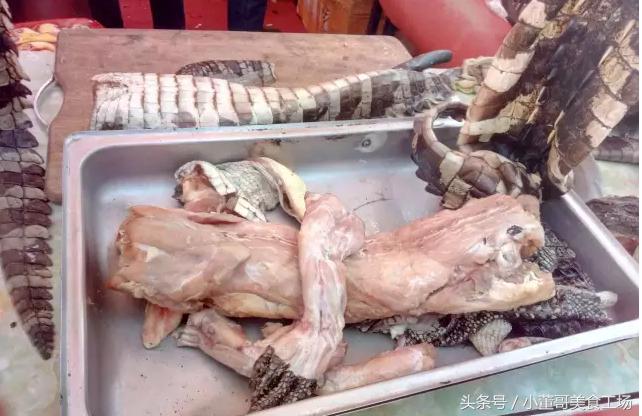 武汉一烧烤店推出烤鳄鱼,一天能卖3到5条,鳄鱼肉究竟是啥滋味?