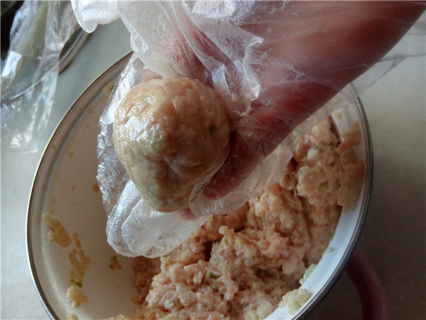 猪肉和莲藕丸子的做法,猪肉莲藕丸子的做法