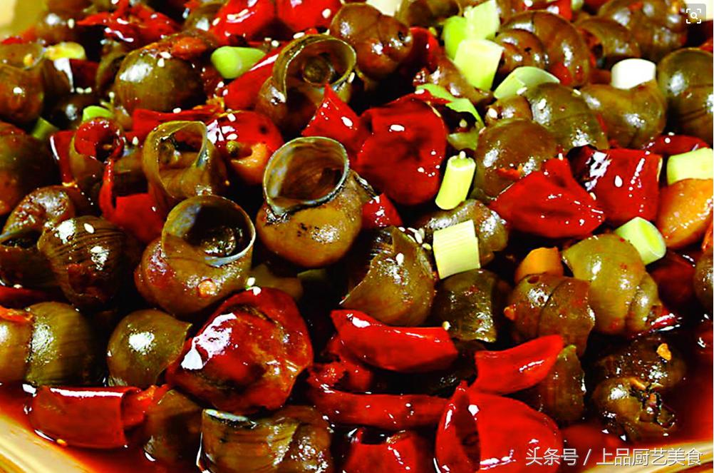 在河边捡田螺炒田螺好吃,炒田螺不带田螺盖的办法