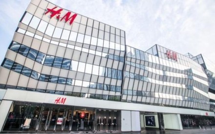 三分钟看完一周服装圈大小事：雅戈尔、森马、特步、探路者、Zara