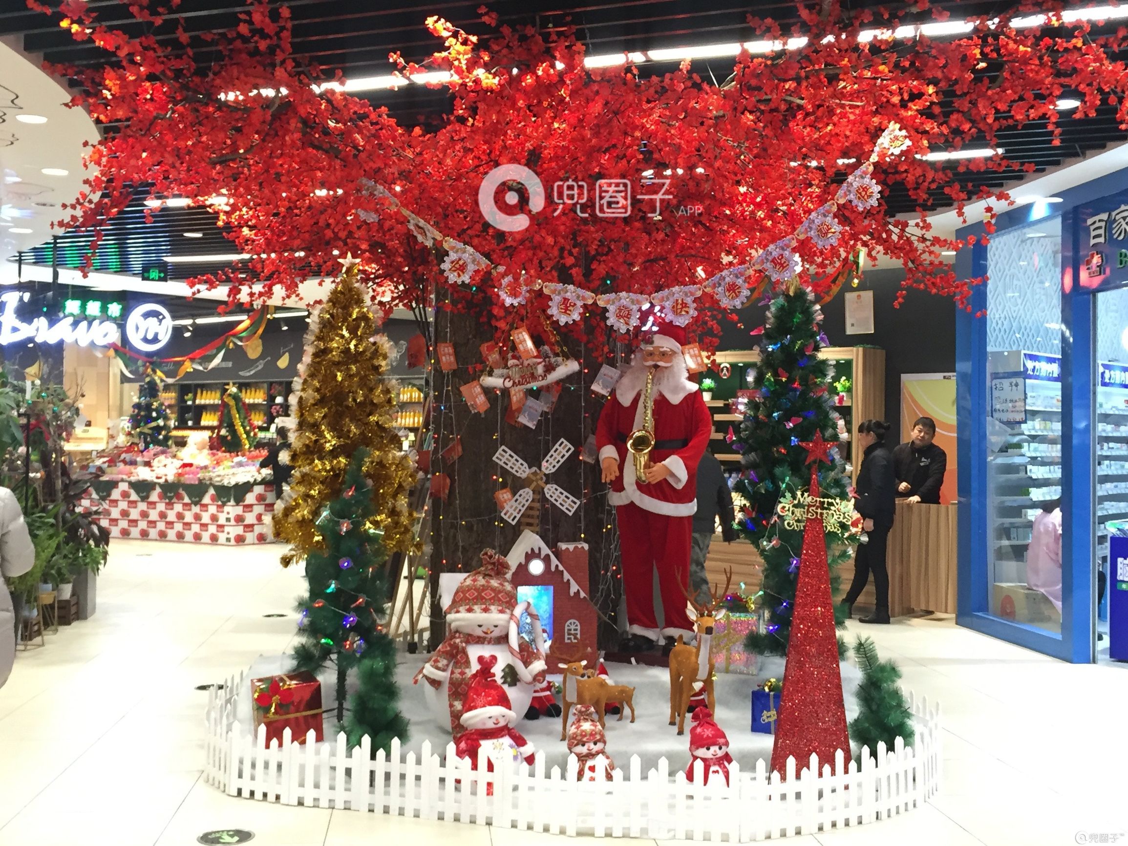 万达金街三只松鼠实体店,万达逛了一圈啥都没买