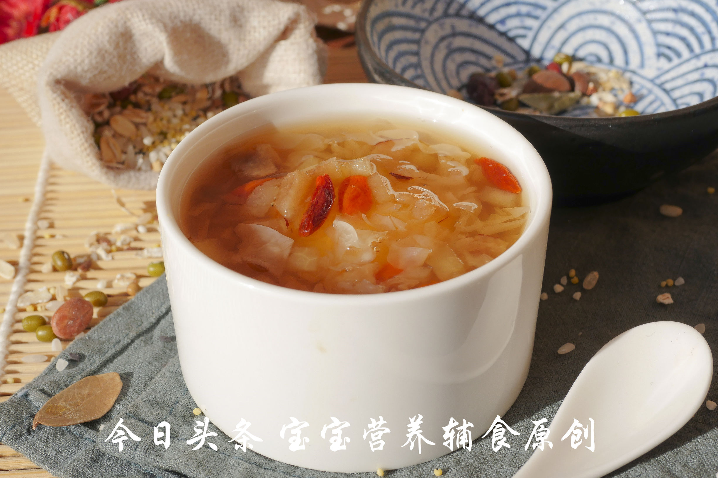 冬天干燥，宝宝却不爱喝水？这样做不仅补水还能健脾养胃