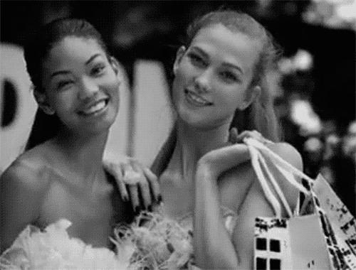 别不开心了,来看看这些红到发紫的包包吧!