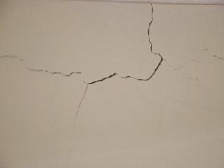 墙漆剥落有什么办法,墙漆起皮脱落怎么处理