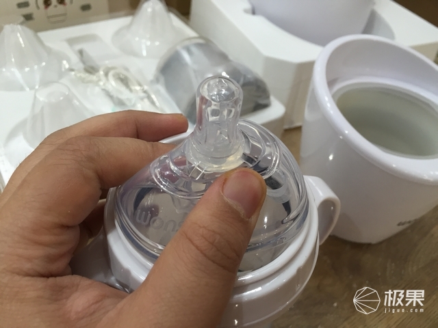 宝宝可加热的奶瓶,婴幼儿自动加热奶瓶