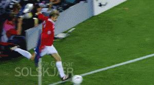 流行易逝经典永存——欧冠赛场上的顶级战靴