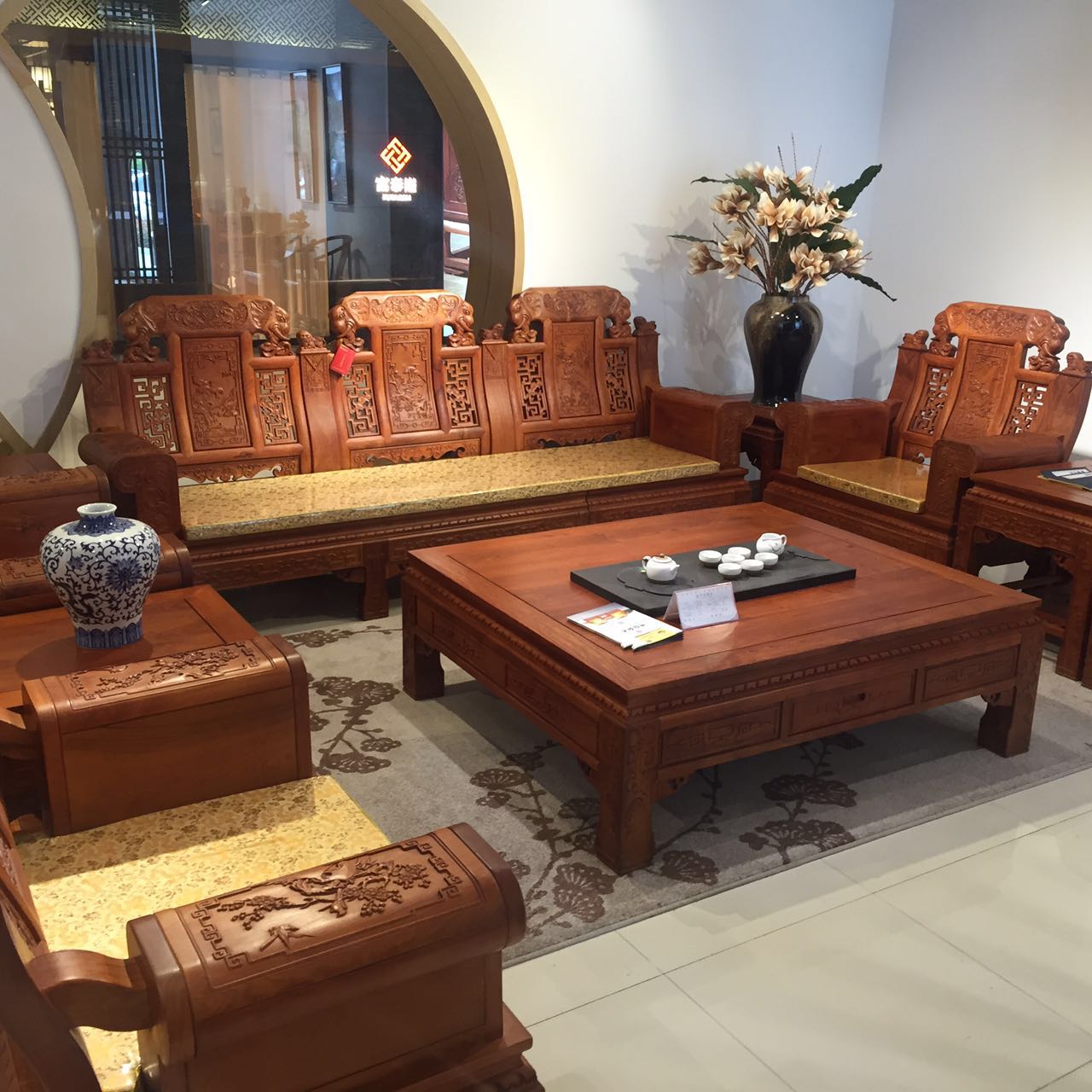 收藏红木哪个地方最好,红木家具从哪里收藏最好