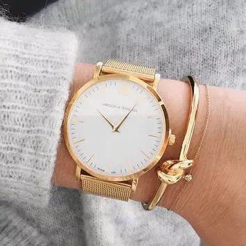 今年给自己买了个表,我去年买了一个表