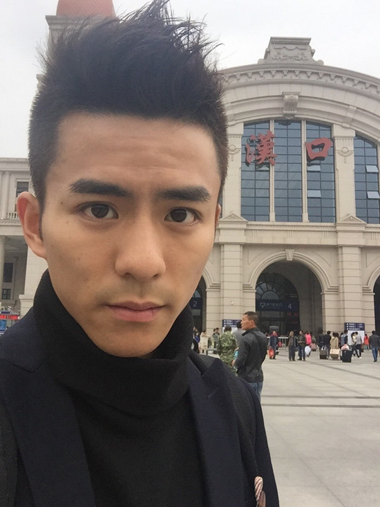 陈赫郑恺大学时期照片,郑恺和陈赫的同班同学名单