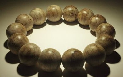 佛珠手串用什么木质最好,木佛珠手串有什么作用和功效