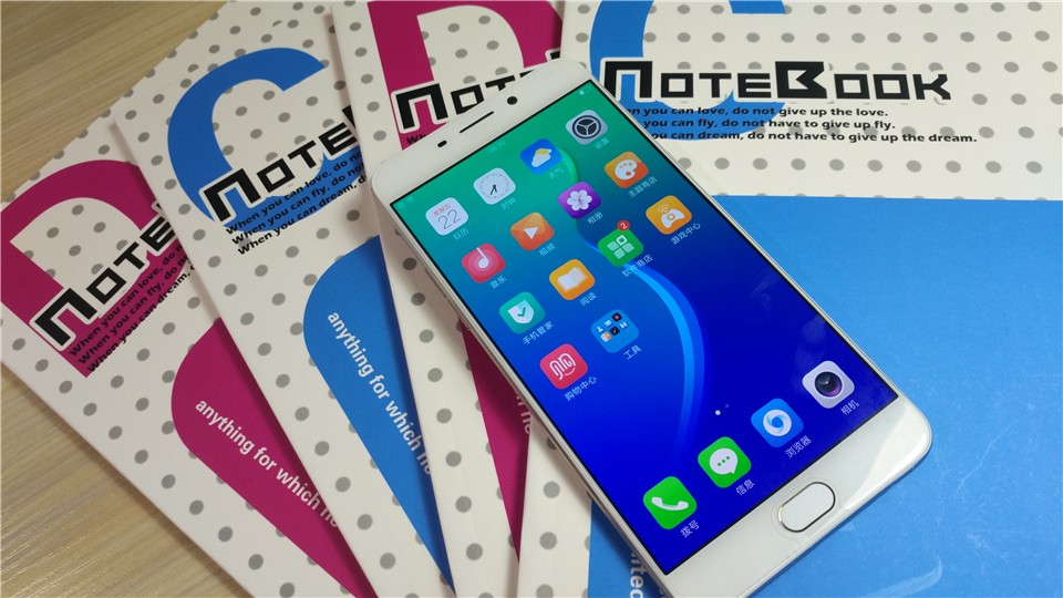 明明可以靠颜值偏偏你要拼实力,明明能靠脸偏偏拼才华