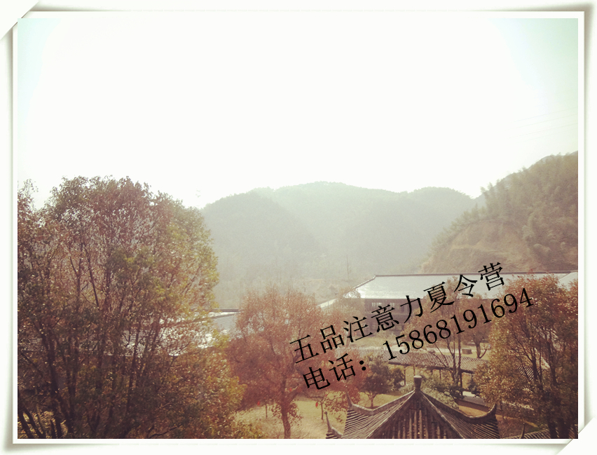 儿童夏令营玩水和军训,小朋友夏令营玩水视频