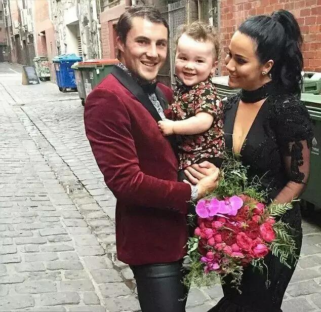 没有必要穿黑色的婚纱,为什么不能穿黑婚纱