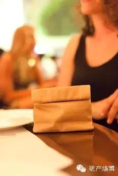 一只崇明土布手包，土就土到底咯