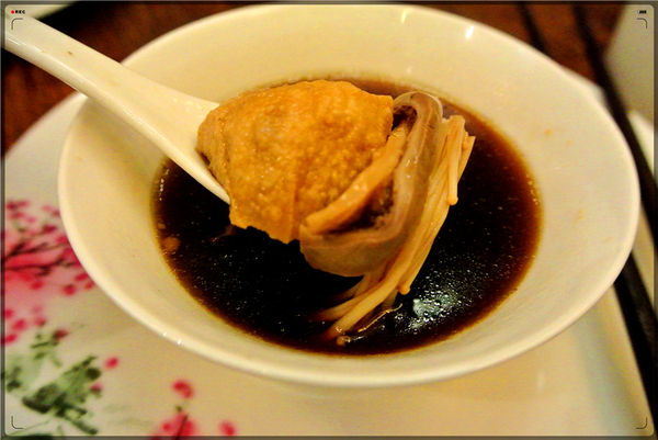 马来西亚巴生肉骨茶最正宗的做法,新加坡十二道锋味推荐的肉骨茶