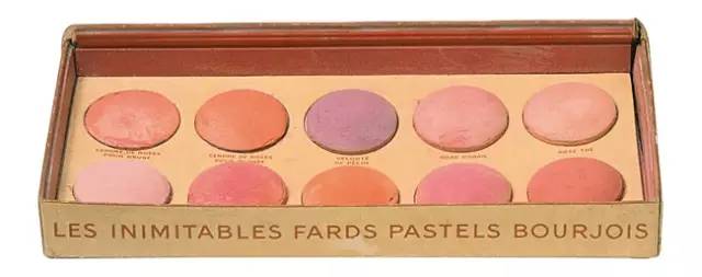 你知道睫毛膏跟睫毛打底的区别吗,睫毛膏你知道吗