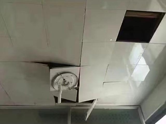 铝扣板怎么选最好,原来铝扣板改蜂窝大板