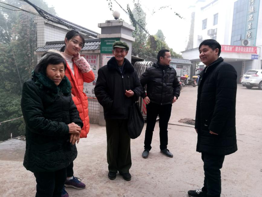 走访慰问贫困生温情关怀暖人心,暖心校领导走访慰问寒假留校学生