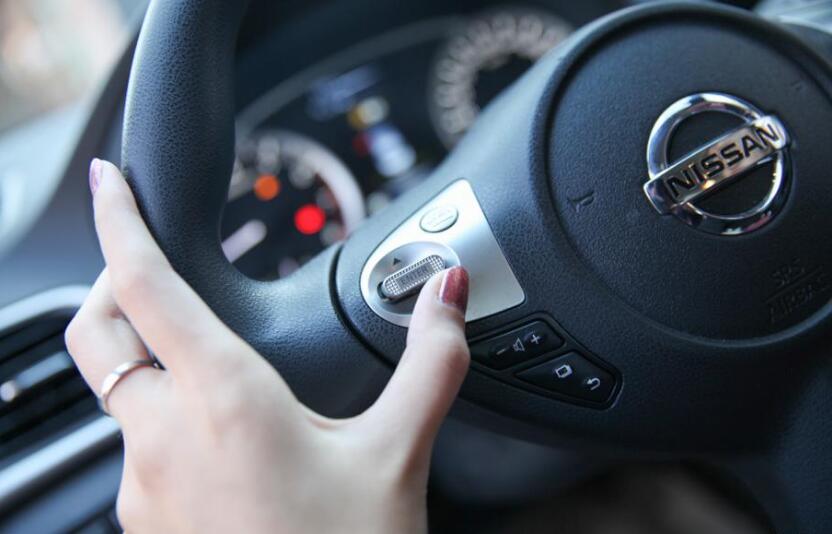 圣诞节热恋生活日记,开着轩逸陪女朋友搜集北京的圣诞树