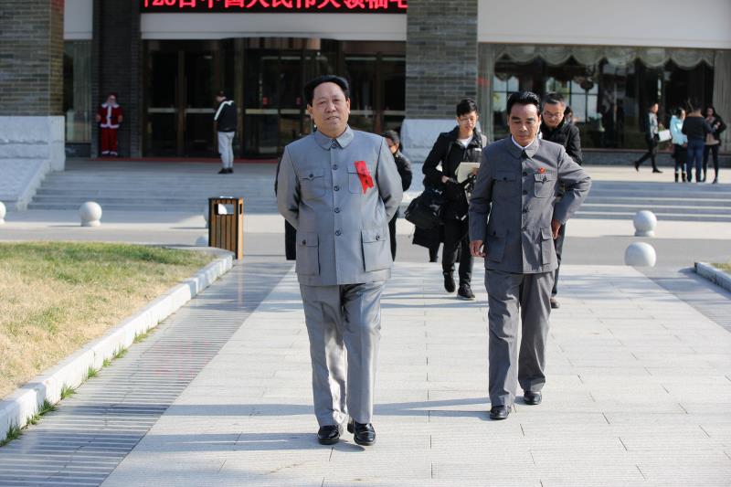 三里畈温泉度假村有什么好玩的,三里畈温泉度假村夜景