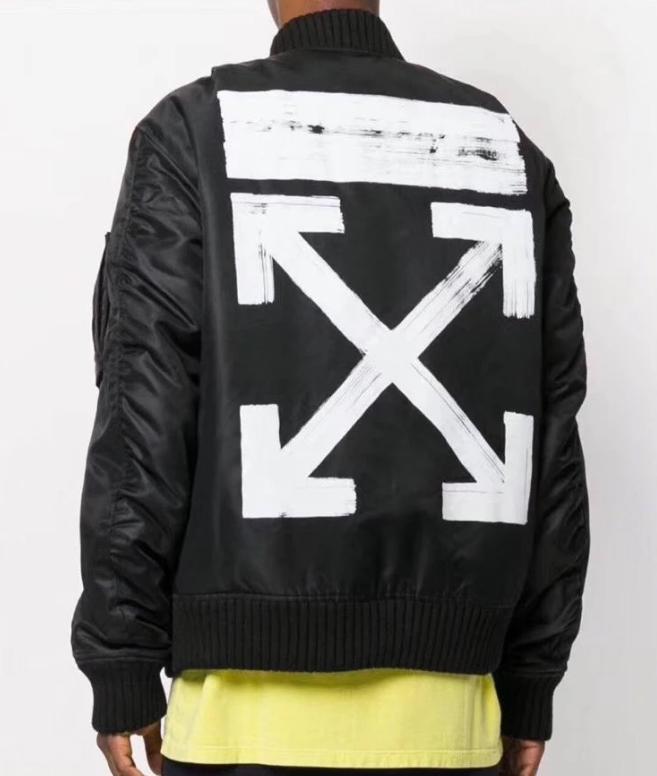 纪梵希羽绒服最新款,普拉达轻薄羽绒服爆火