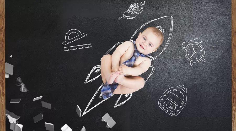 产后恢复难？这位宝妈竟然靠喂母乳塑造了S型身材