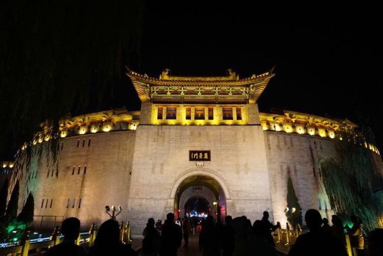 一个手机摄影师,一个摄影师日常记录生活