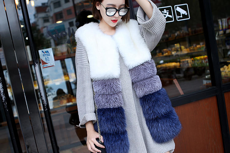 一件马甲就能穿出时髦感你喜欢吗 (现在超有型的马甲时尚百搭)