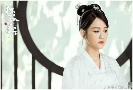 赵丽颖在巨大茶杯里卖萌可爱爆了,赵丽颖造型多变美得让人心动