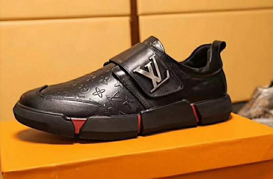 穿上这服装回家,连老同学都认不出我了,太有型了