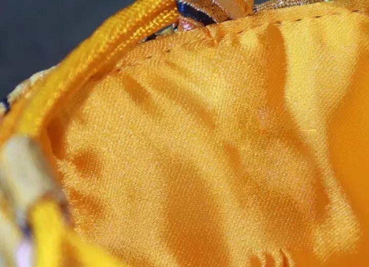 茶叶圈里有很多品茗杯袋,但是用云锦工艺做的不多!