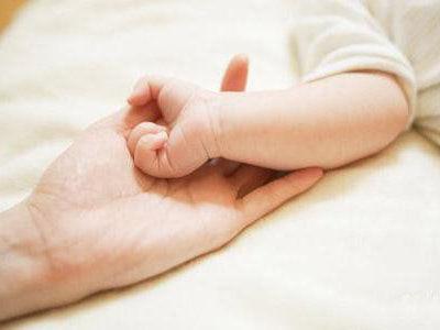 宝宝发烧手脚冰凉怎么办崔玉涛,宝宝发烧手脚冰凉怎么办推拿