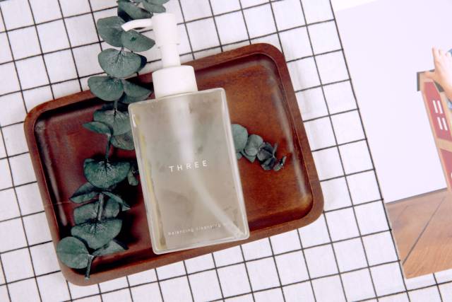 用什么卸妆可以一次搞定 (实用又好用的卸妆方法)