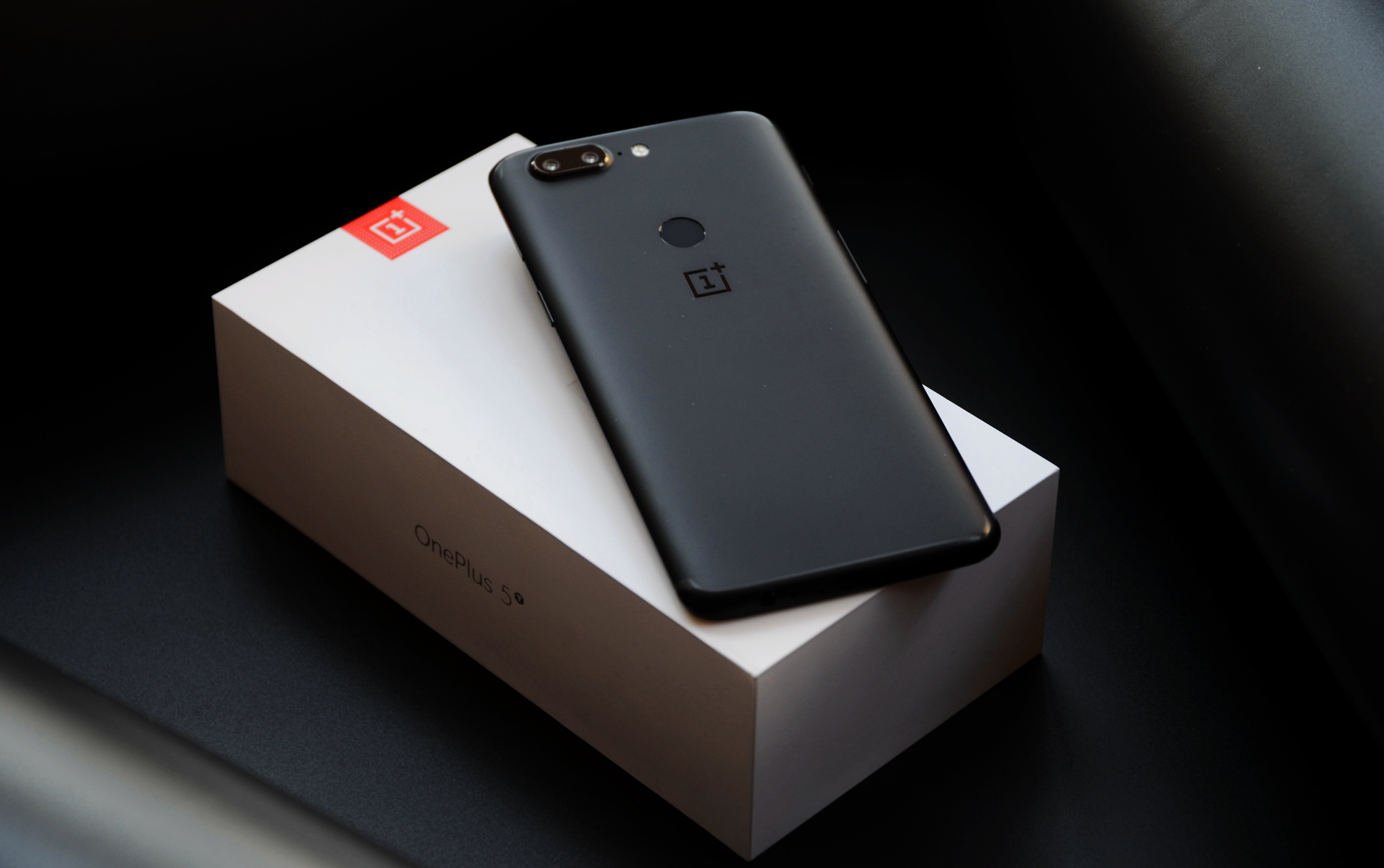 一加新旗舰手机一加5t上手体验,一加5t手机最新曝光