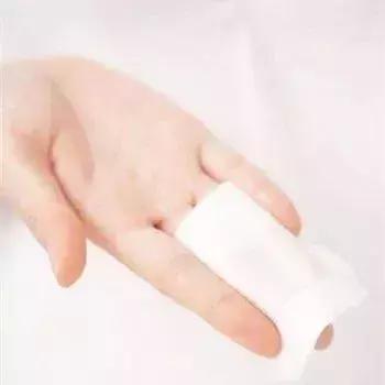 爽肤水柔肤水哪个好些,柔肤水爽肤水有什么区别