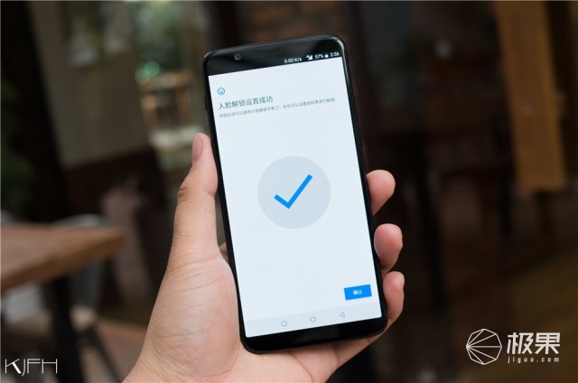 资深极客上手一加5T，顺便给你聊聊它的前世今生