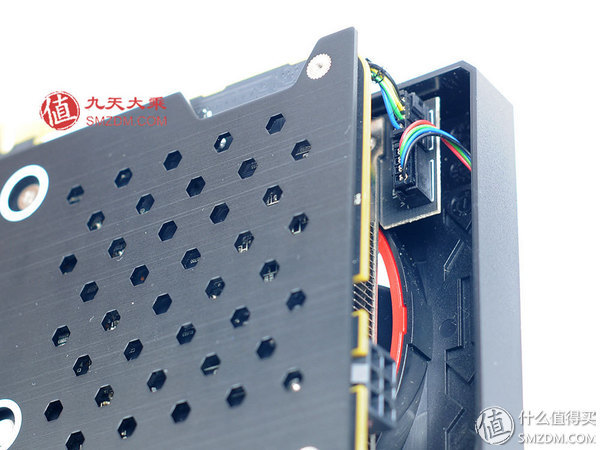 讯景rx5804g黑狼显卡,讯景r9370x4g显卡尺寸