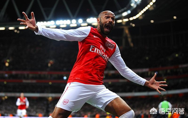 足球史上,有哪些球员通过转型或者改变位置重获新生?