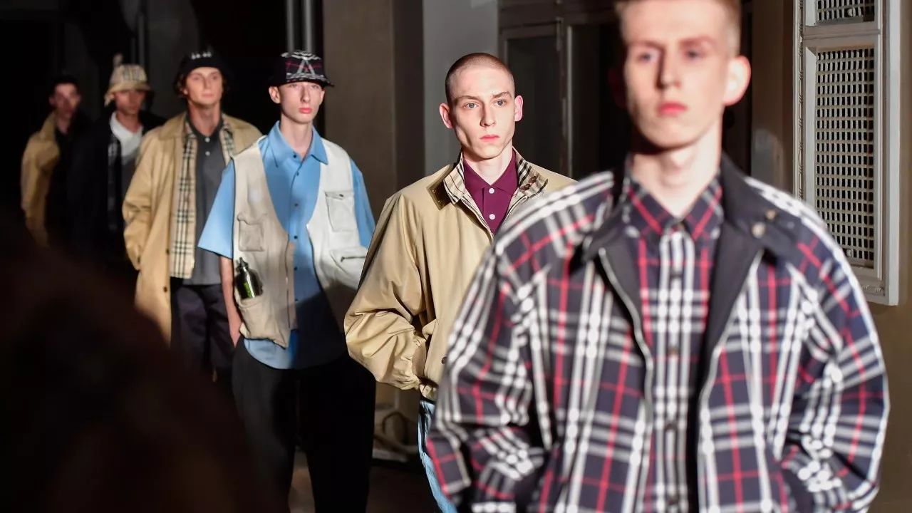 足球衫搭配什么好看,足球衫穿搭