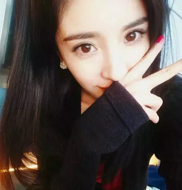 红色挑心系列美甲,明星同款纯色美甲推荐