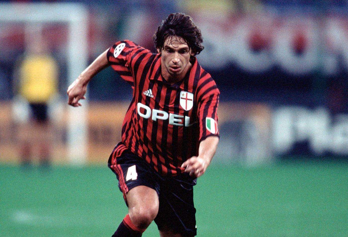 98-99赛季AC米兰夺冠，竟然已经20年了！谁还记得这套豪华阵容？