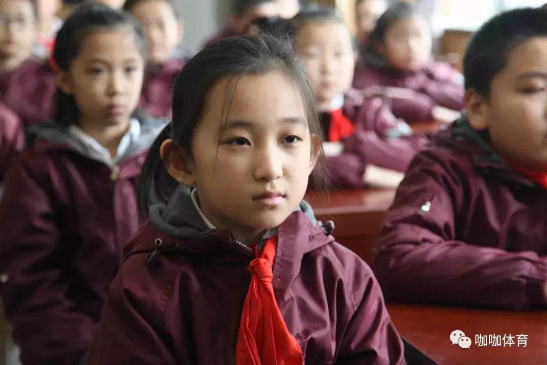 这所学校建成没几年，就被定为全国足球特色学校，厉害了！