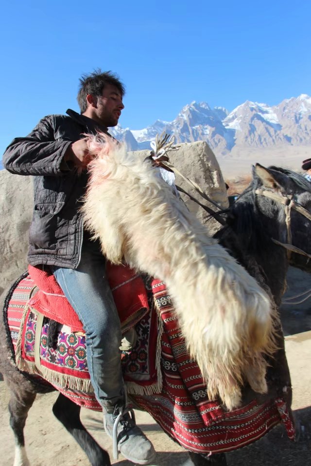 探秘帕米尔高原塔吉克族,帕米尔高原上的塔吉克族族人