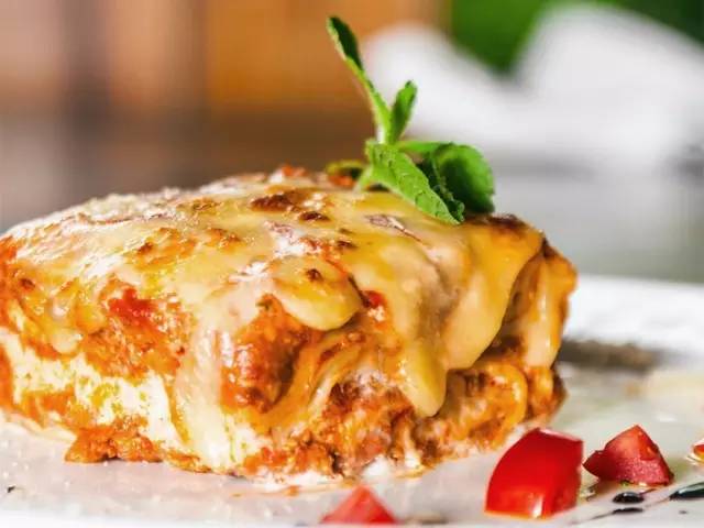 家附近居然藏着这么一家露天餐厅,市中隐藏的特色餐厅