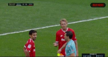 震惊足坛的手球,足球场上的手球