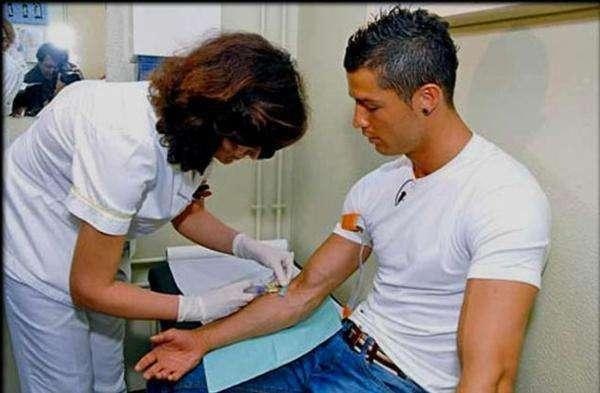 C罗不纹身,不喝酒不吸烟,这样的好榜样哪里去找?