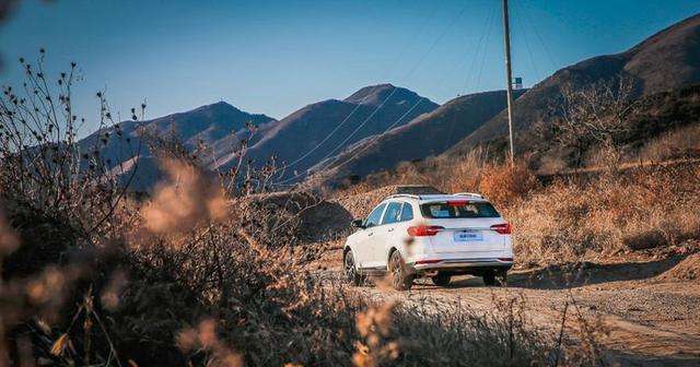 一汽终于开窍，颜值比宝骏好看十倍，仅5万，网友：终于被骂醒了