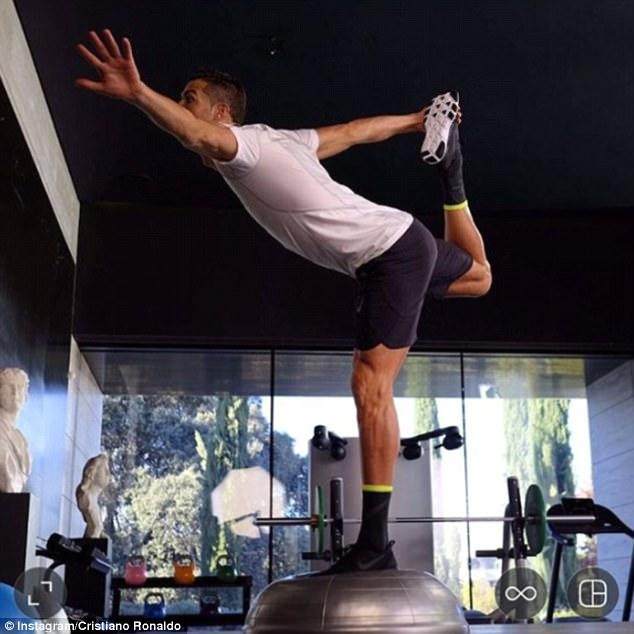 c罗的全部豪宅加起来一共多少钱,c罗花费2800万英镑装修豪宅