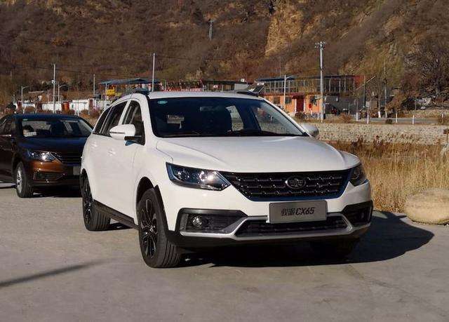 一汽终于开窍，颜值比宝骏好看十倍，仅5万，网友：终于被骂醒了